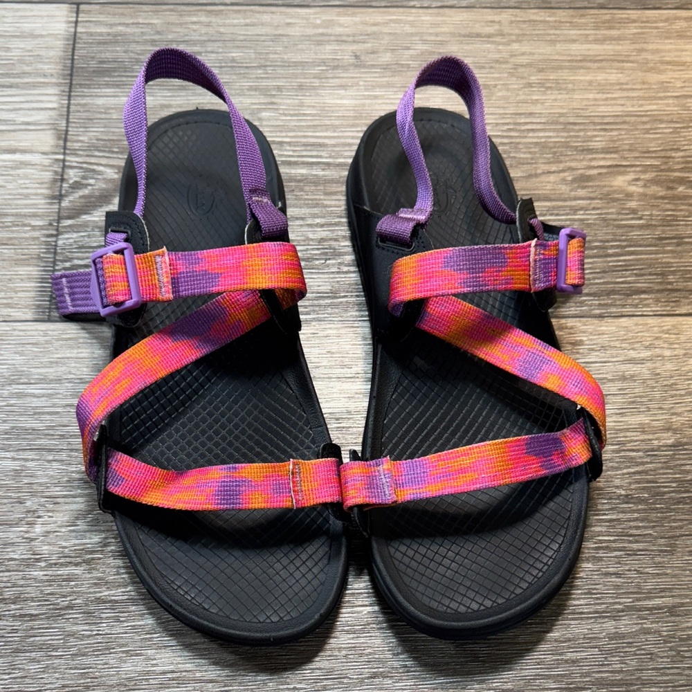 Chaco Colorful Strappy Sandals woman’s 9 (s112)